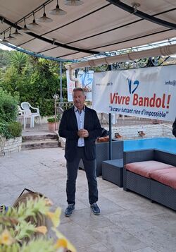 &Eacute;ric LALANDE et des colistiers  de Vivre Bandol! ont rencontr&eacute; les habitants du quartier des Mattes